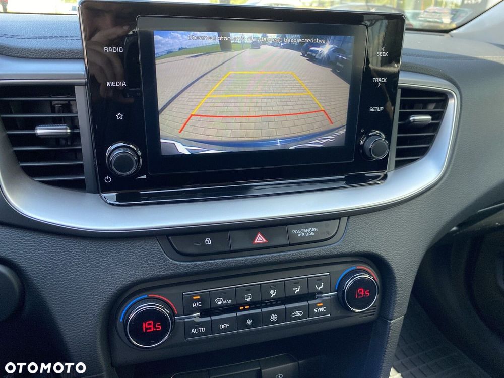 Kia XCeed - 25