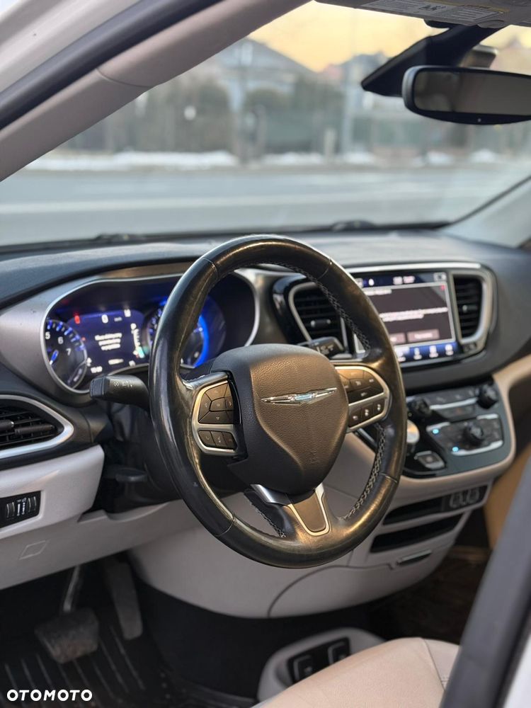 Chrysler Pacifica - 7