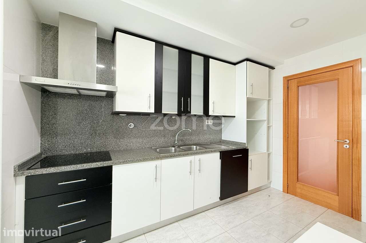 Arrendamento - Apartamento T3 com Garagem Fechada - Grande imagem: 4/25