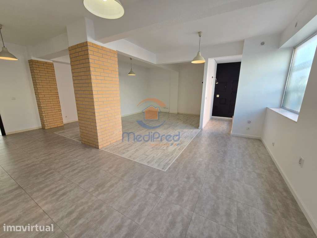 Apartamento T2 com 143 m2 | Pontinha, Odivelas - Grande imagem: 2/21