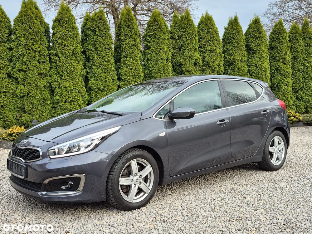 Kia Ceed 1.4 CVVT Dream Team Edition - 4