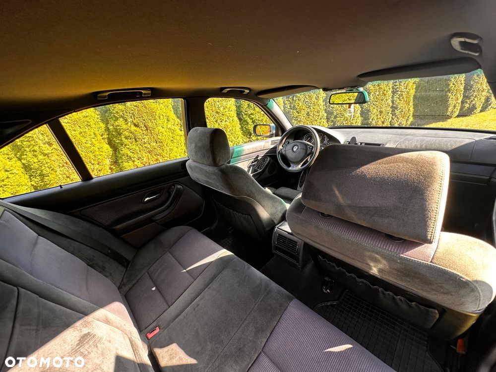 BMW Seria 5 525i - 12