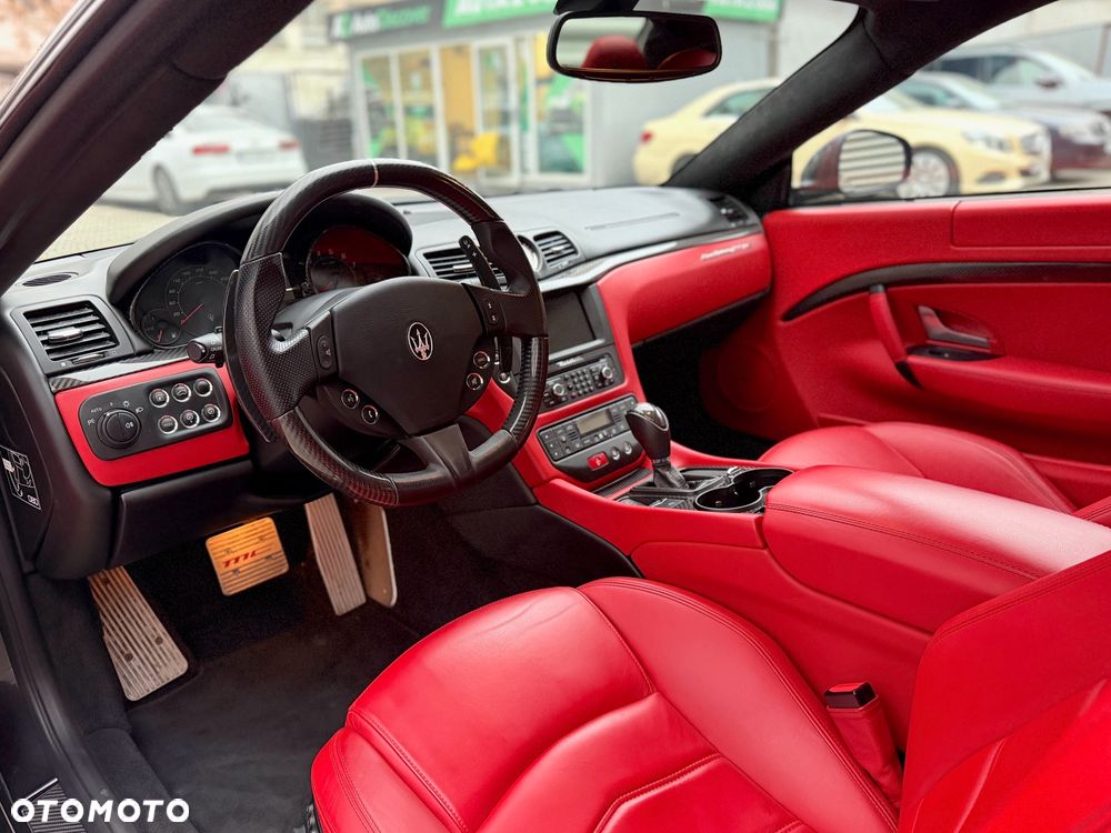 Maserati GranTurismo MC Stradale - 9