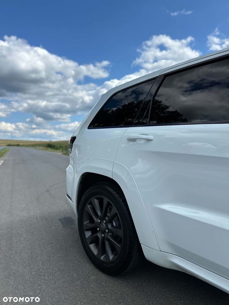 Jeep Grand Cherokee 5.7 V8 HEMI Overland Summit - 16
