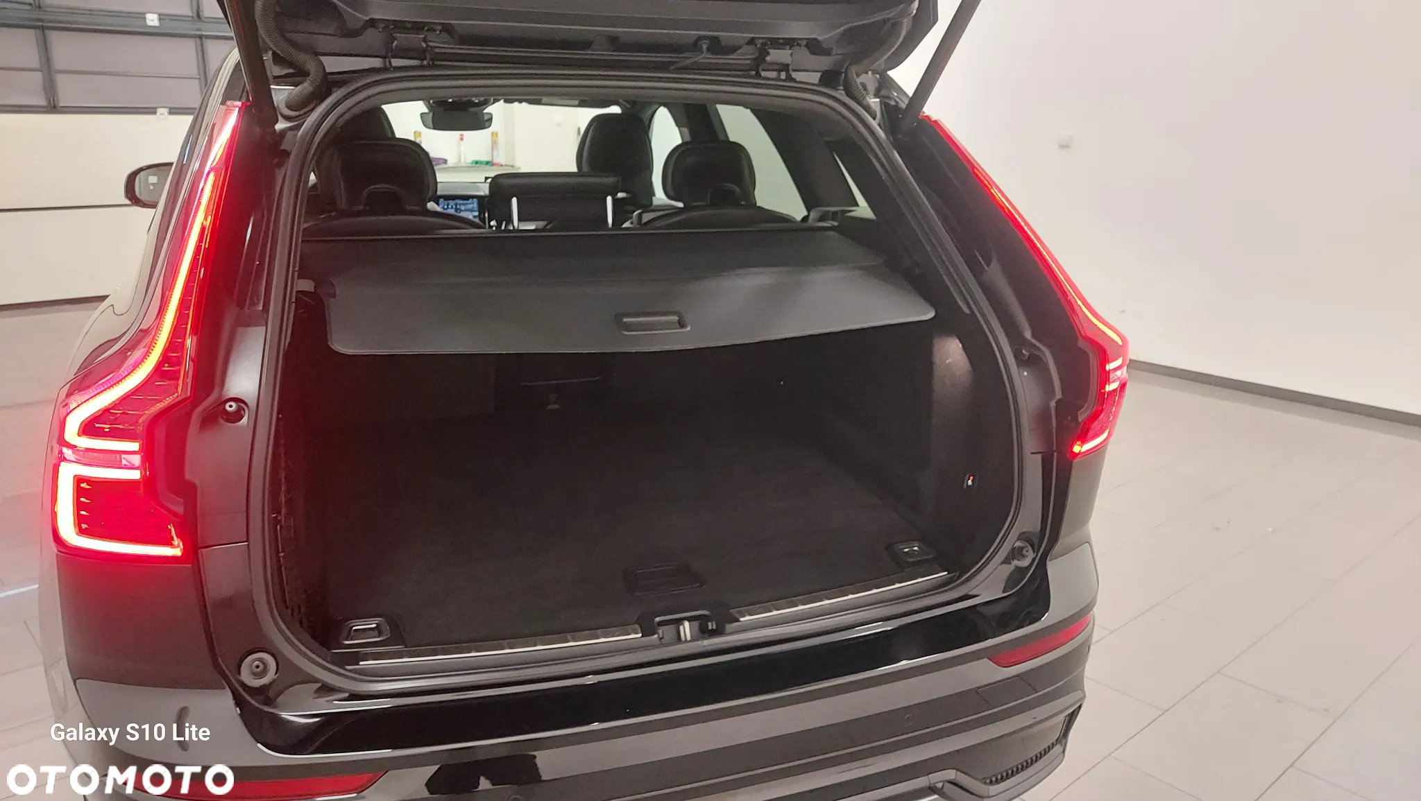 Volvo XC 60 B4 D AWD Plus Dark - 10