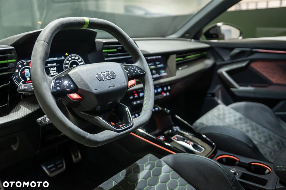 Audi RS3 Limousine - 10