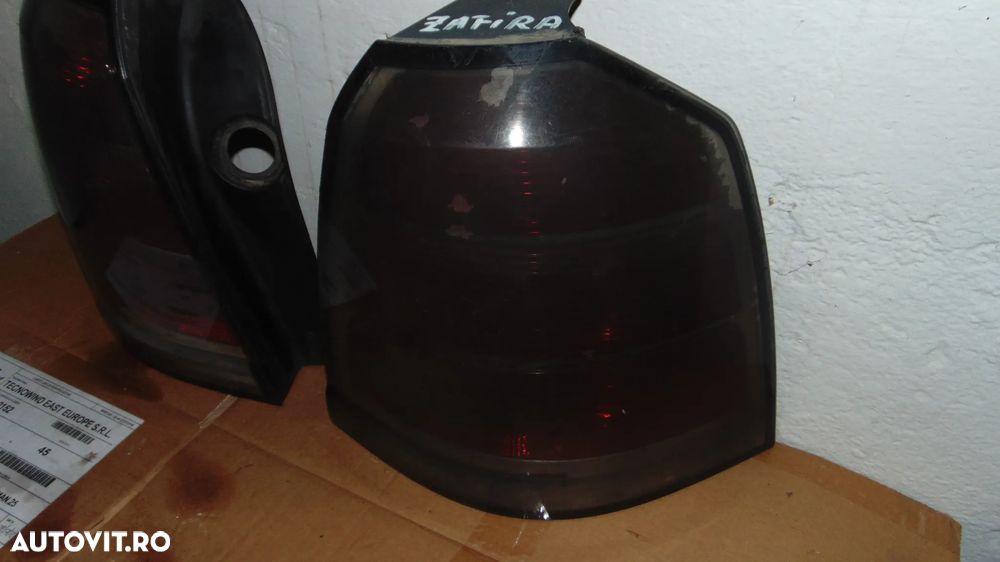 Stopuri stanga-dreapta Opel Zafira B an 2010 - 6