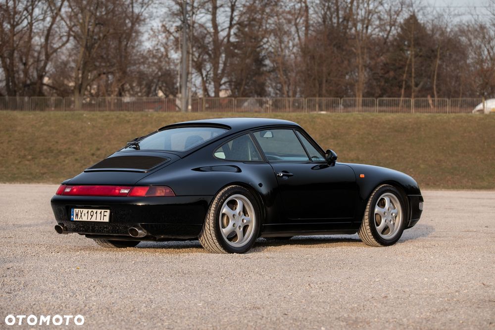 Porsche 911 Carrera 4 - 10
