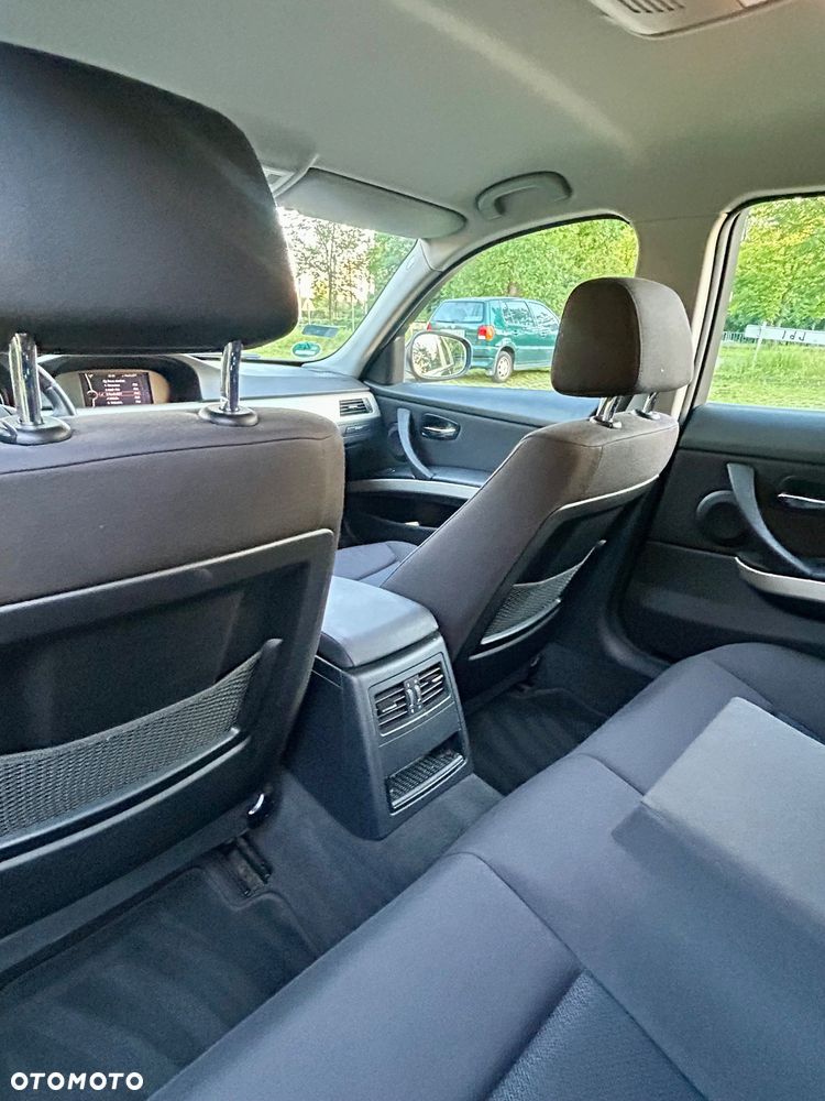 BMW Seria 3 320d - 12