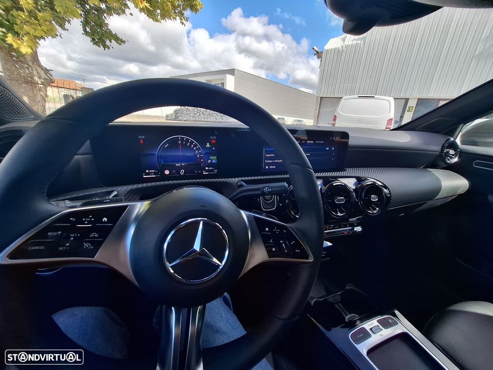Mercedes-Benz A 250 Limousine e - 12