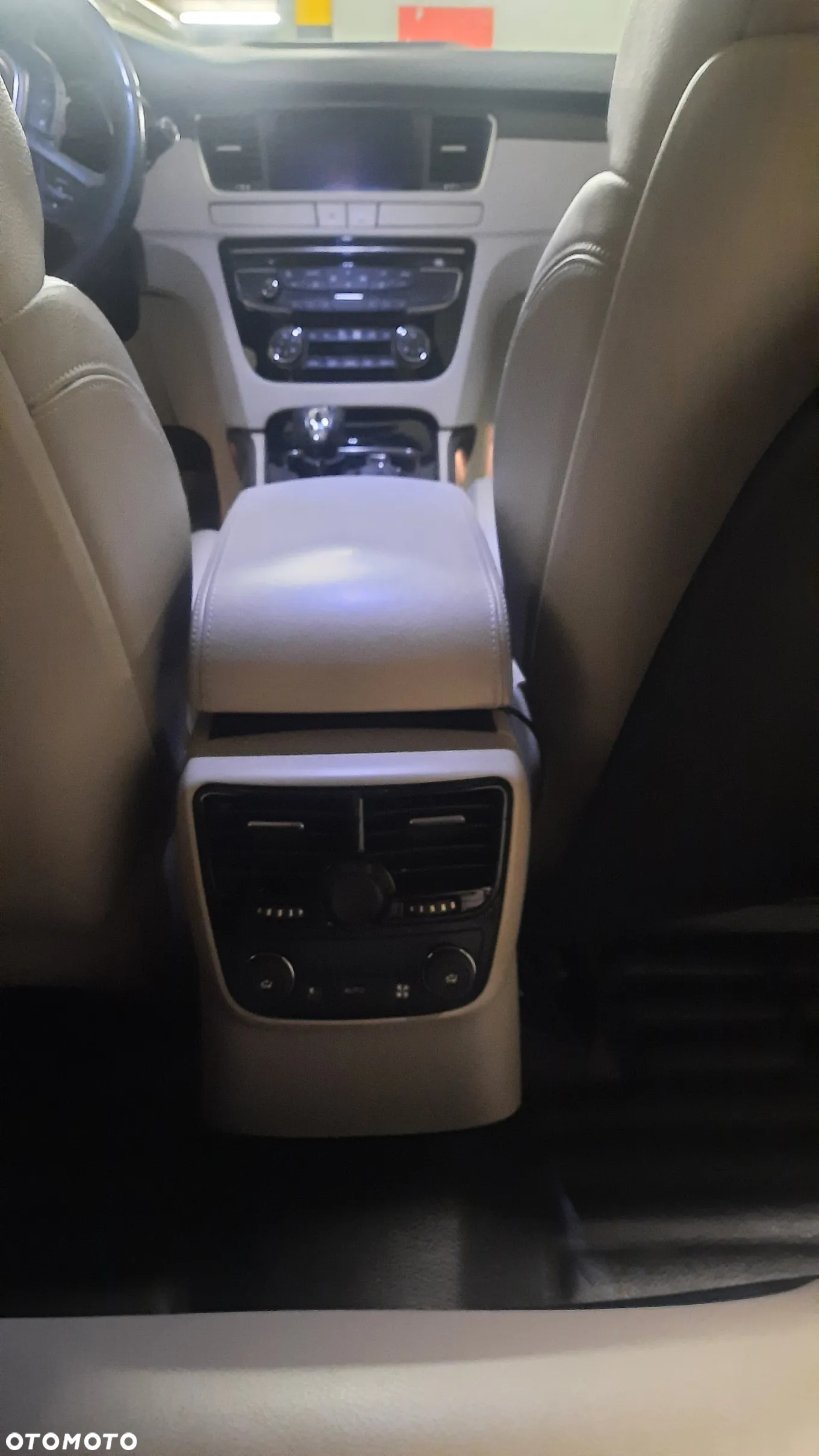 Peugeot 508 Hybrid4 - 10
