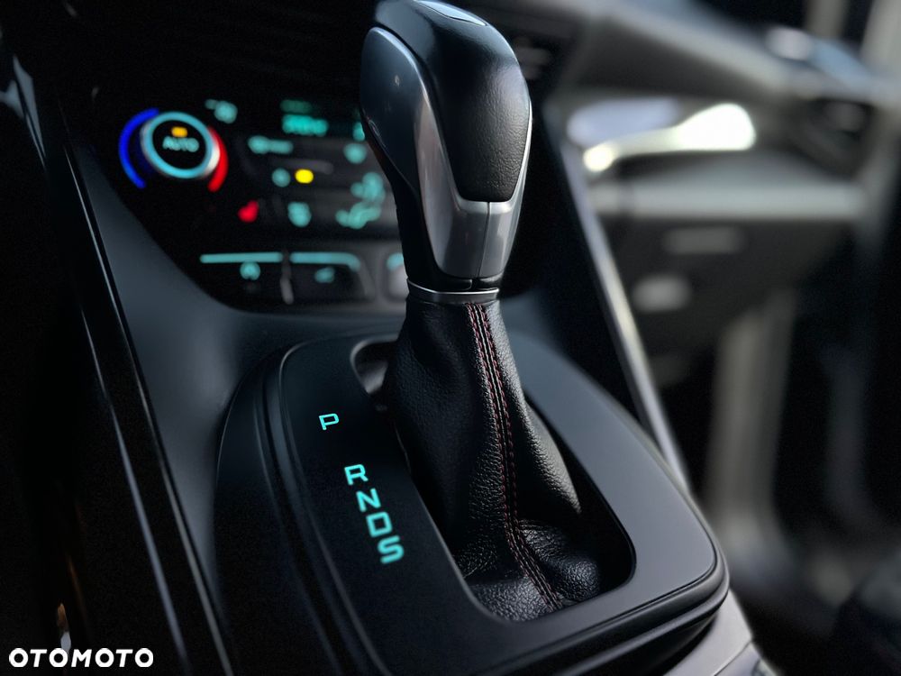 Ford Kuga - 30