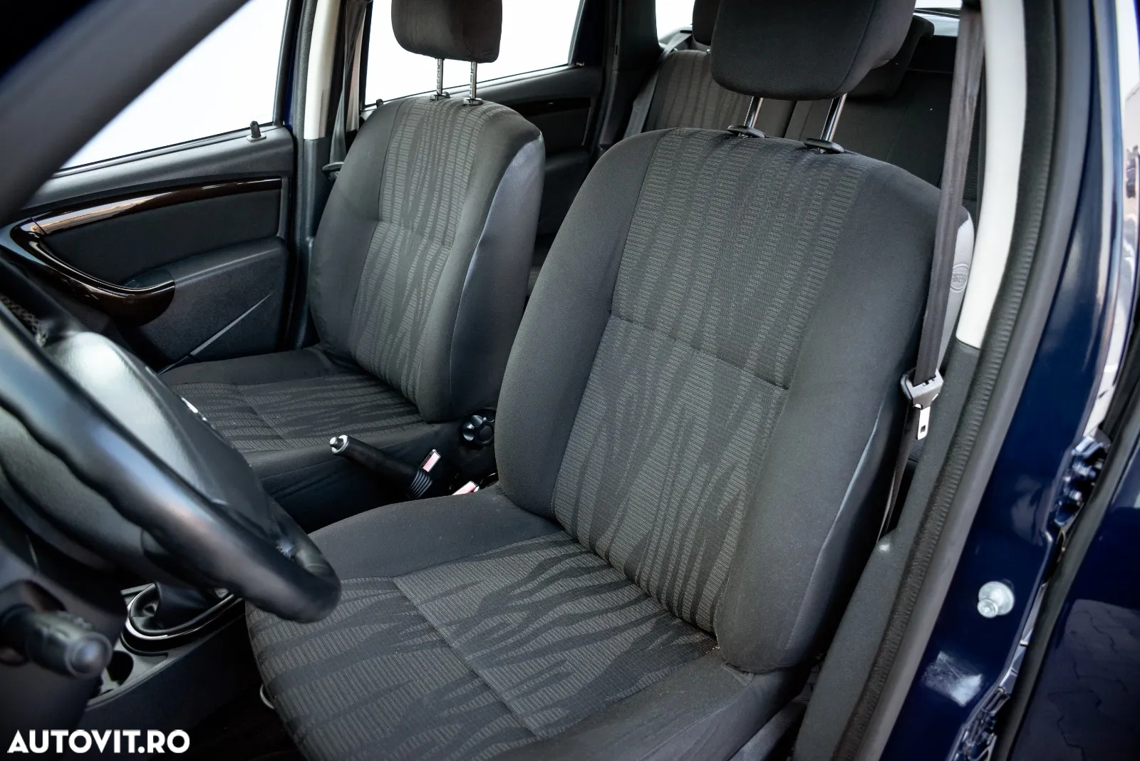 Dacia Duster 1.6 4x2 Laureate - 15