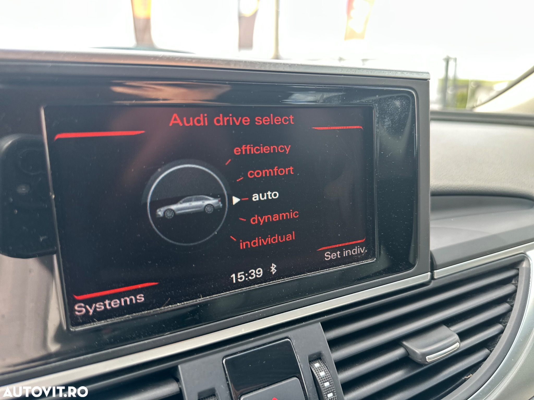 Audi A6 Avant 2.0 TDI Ultra S tronic - 30