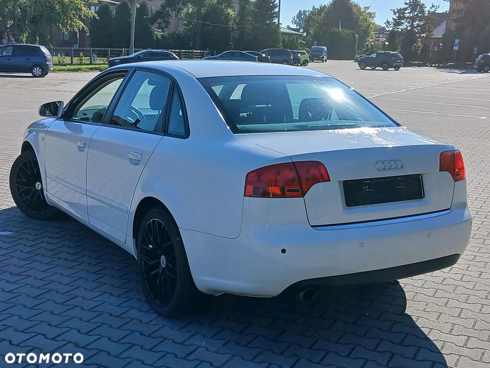 Audi A4 Limousine - 25