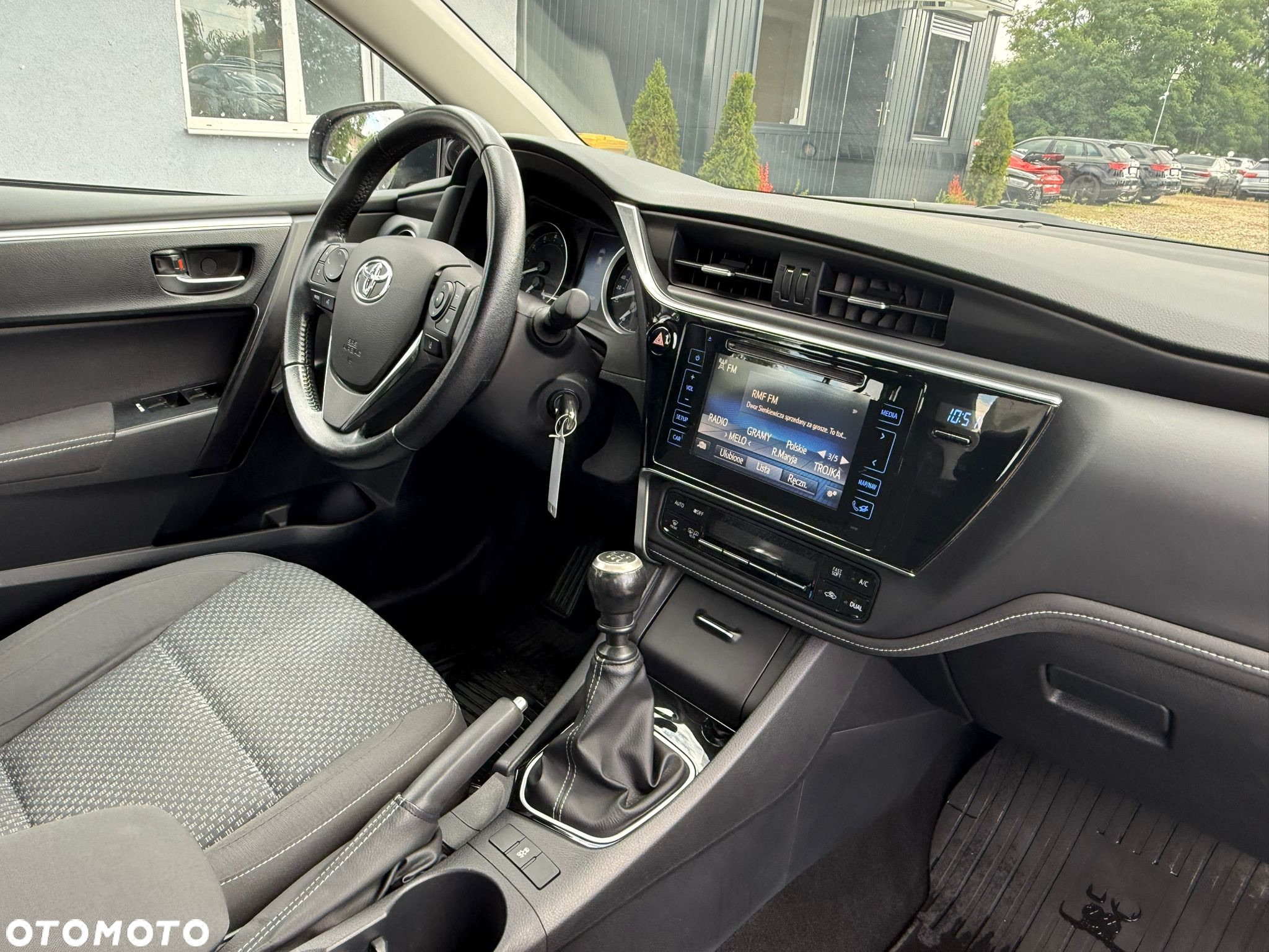 Toyota Corolla 1.6 Comfort - 16