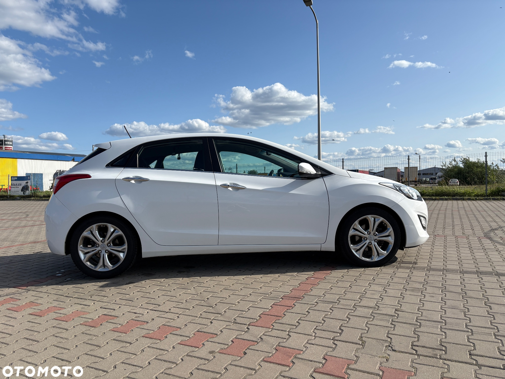 Hyundai i30 1.6 CRDi BlueDrive Premium DCT - 4
