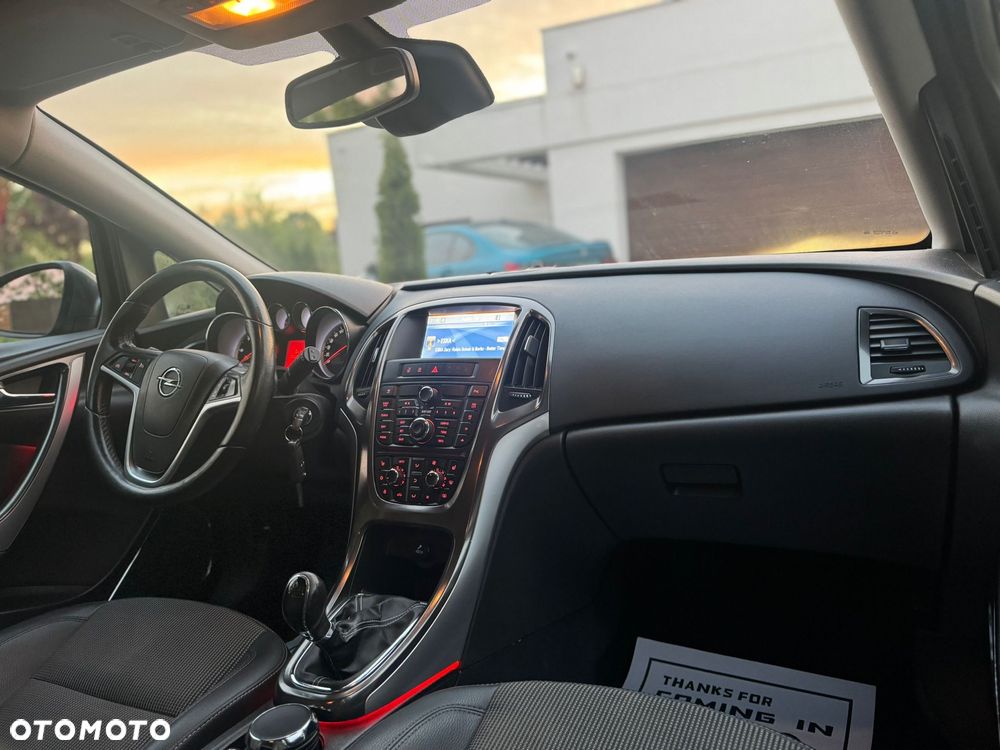 Opel Astra 2.0 CDTI Cosmo - 27