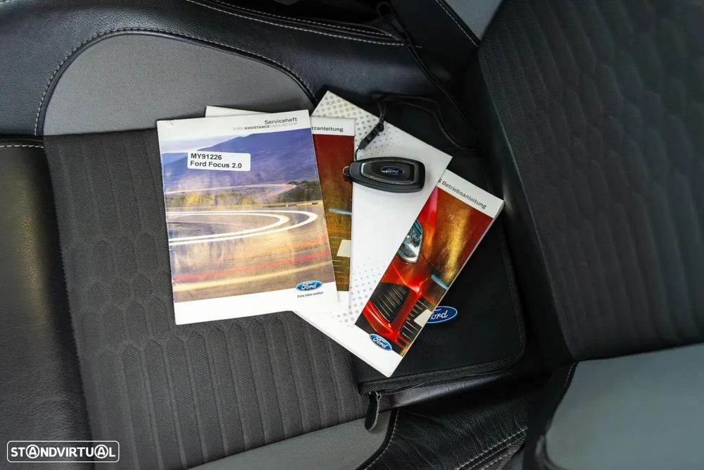 Ford Focus 2.0 EcoBoost ST c/ Pack Pele Desportiva - 23