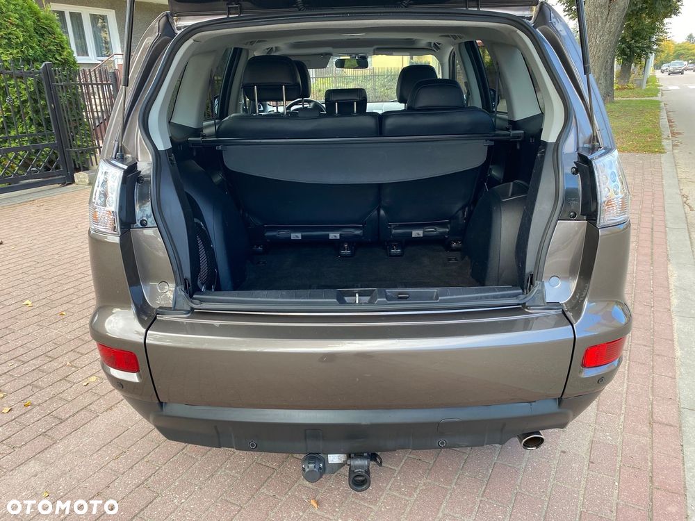 Mitsubishi Outlander 2.0 Intense + 2WD EU5 CVT - 14