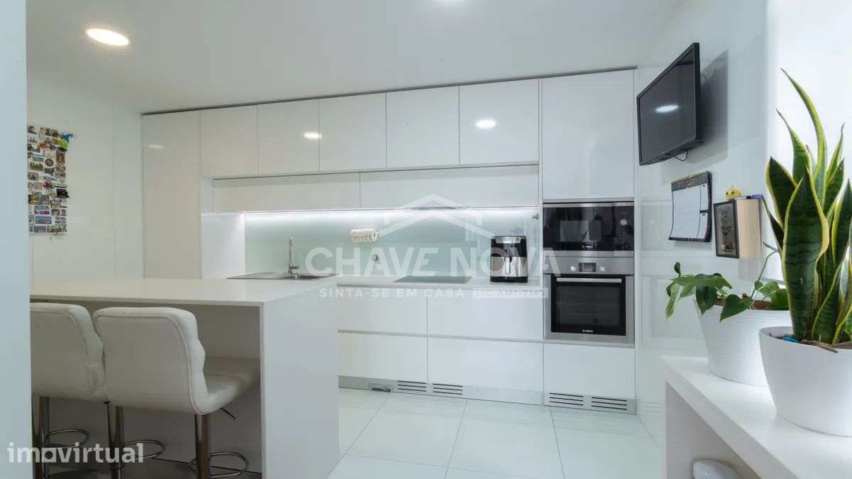 Apartamento T3 com Vista Deslumbrante no Coração de Vila Nova de Gaia - Grande imagem: 5/34