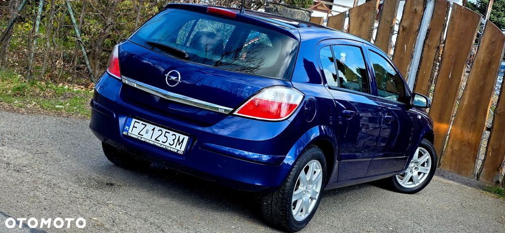 Opel Astra 1.8 Innovation - 2