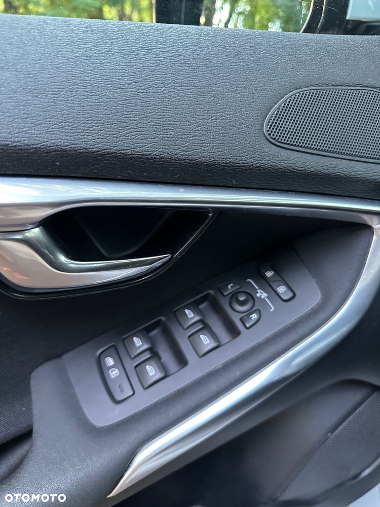 Volvo V40 T3 R-Design Momentum - 37