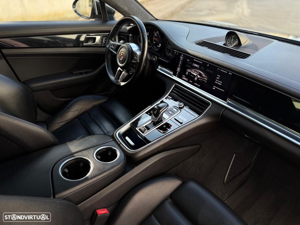 Porsche Panamera 4 E-Hybrid - 41