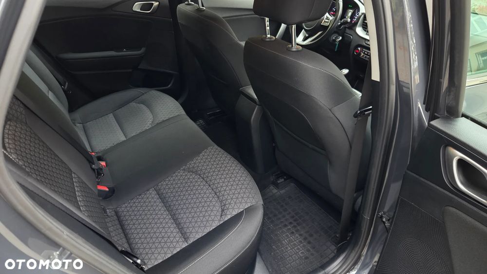 Kia Ceed - 22