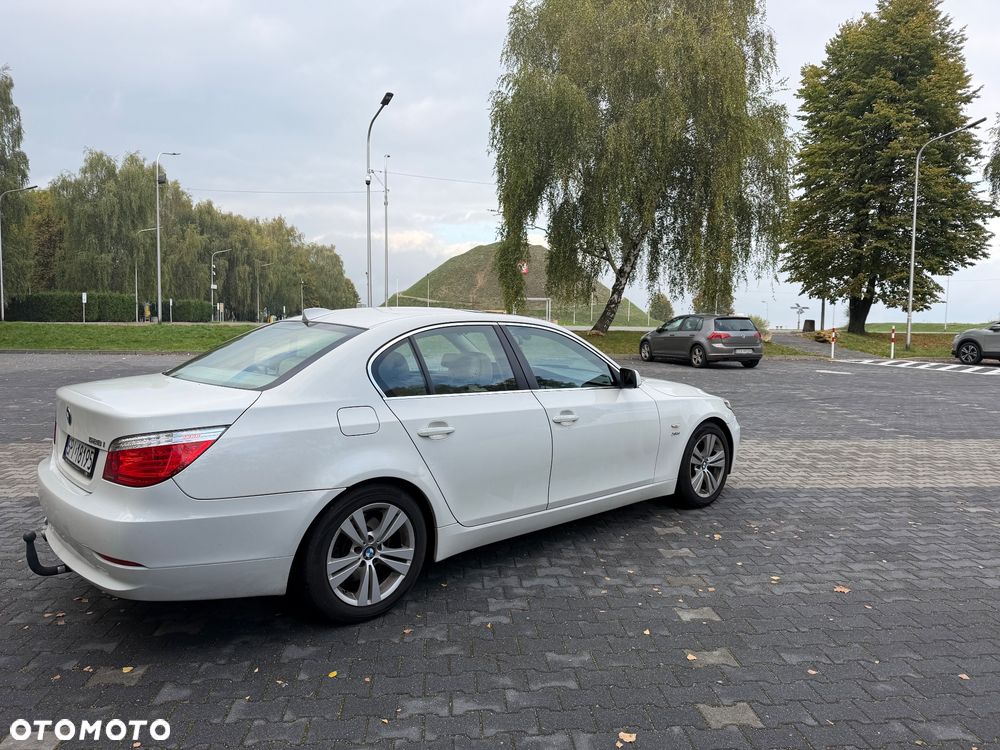 BMW 530I 2009 photo 5