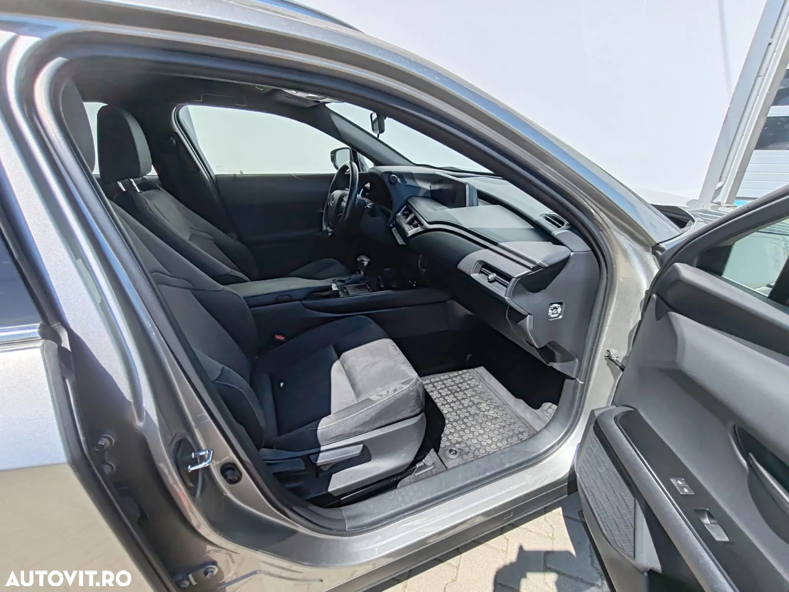 Lexus UX 250h Executive Line - 4