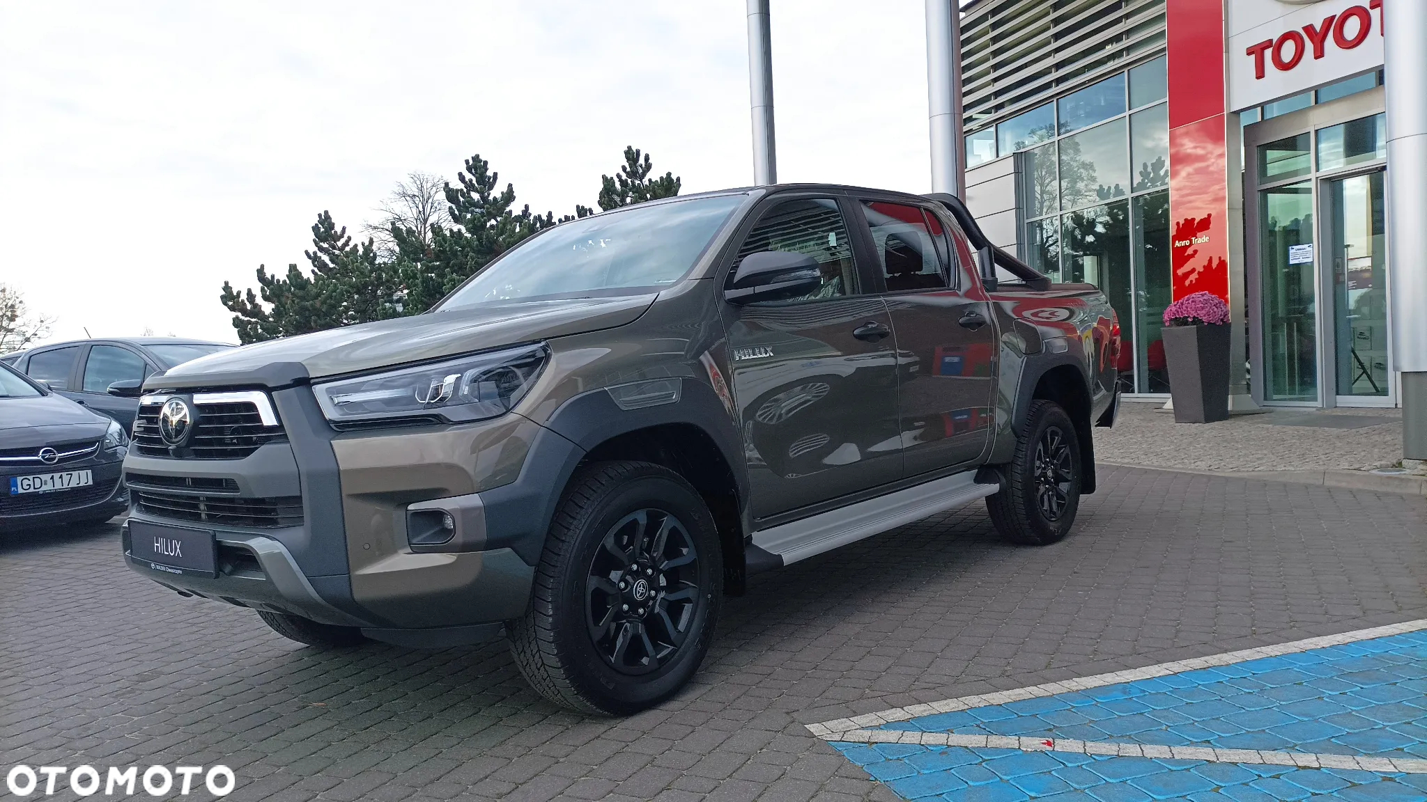 Toyota Hilux - 2