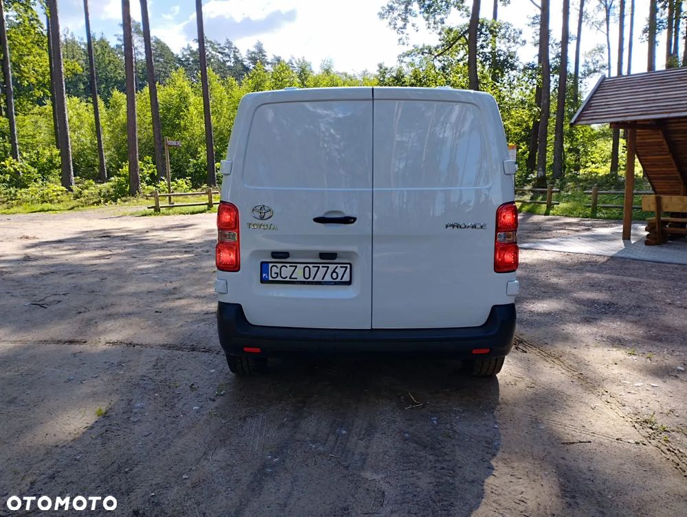 Toyota ProAce Kombi 1.5 D-4D Medium 2,7t - 6