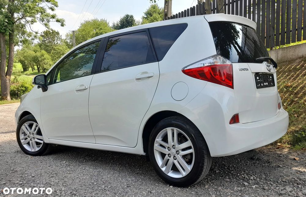 Toyota Verso S 1.4 D-4D Comfort - 14