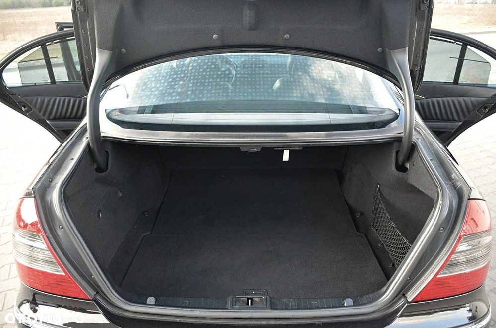 Mercedes-Benz Klasa E - 27