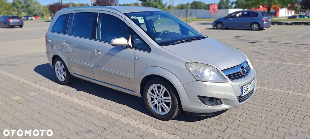 Opel Zafira 1.8 Cosmo - 2