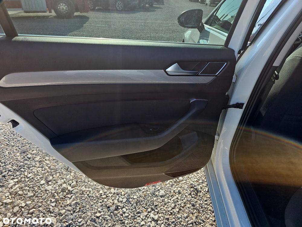 Volkswagen Passat 2.0 TSI Business DSG - 21