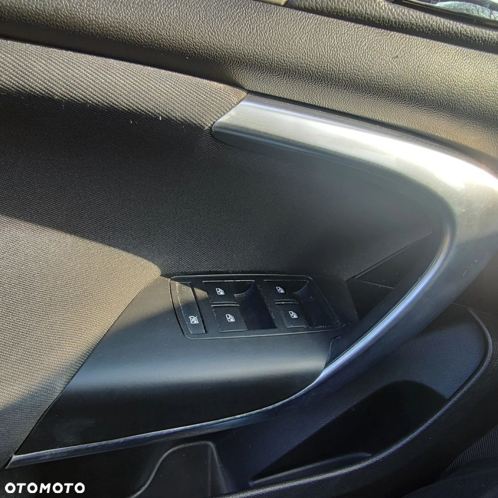 Opel Insignia 1.8 Cosmo - 24