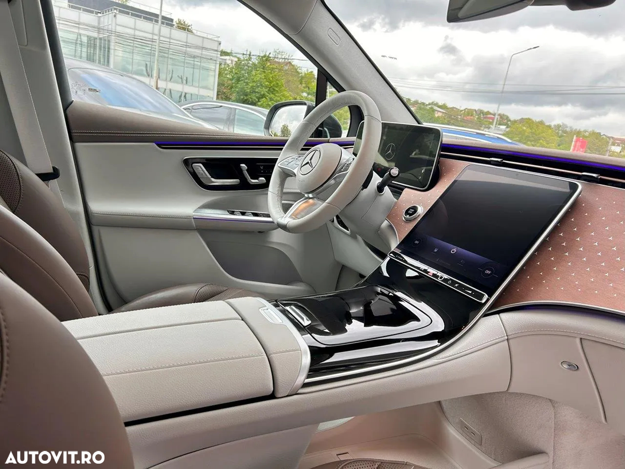 Mercedes-Benz EQE 350 4MATIC - 12