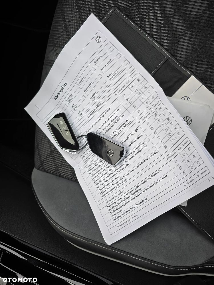 Volkswagen Golf 1.5 eTSI OPF DSG R-Line - 33