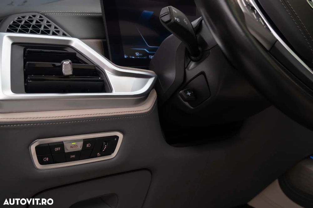 BMW X7 xDrive40i AT MHEV - 29