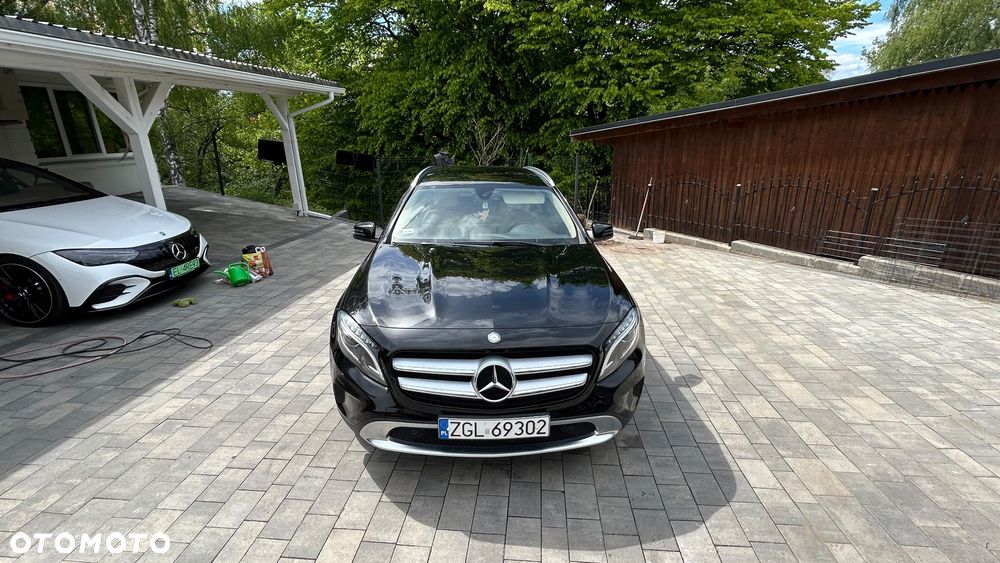 Mercedes-Benz GLA 200 7G-DCT - 4