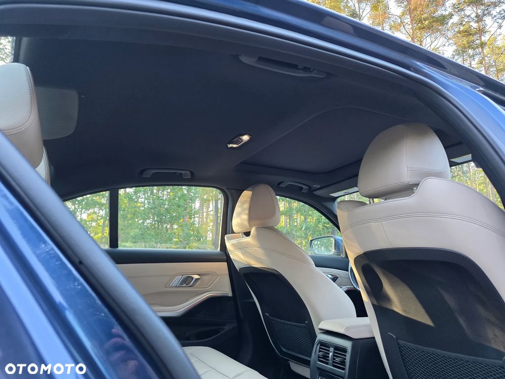 BMW Seria 3 330i Sport Line - 10