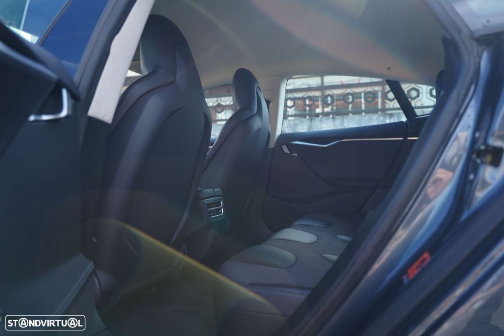Tesla Model S 85D - 14