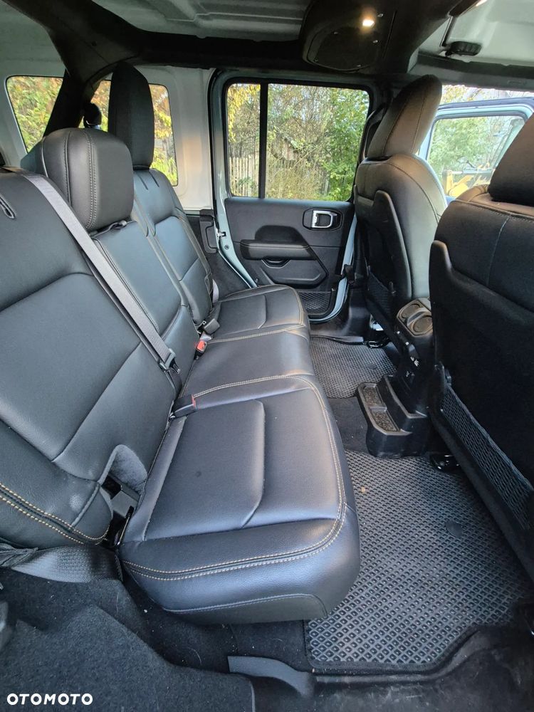 Jeep Wrangler Unlimited GME 2.0 Turbo Sahara - 25