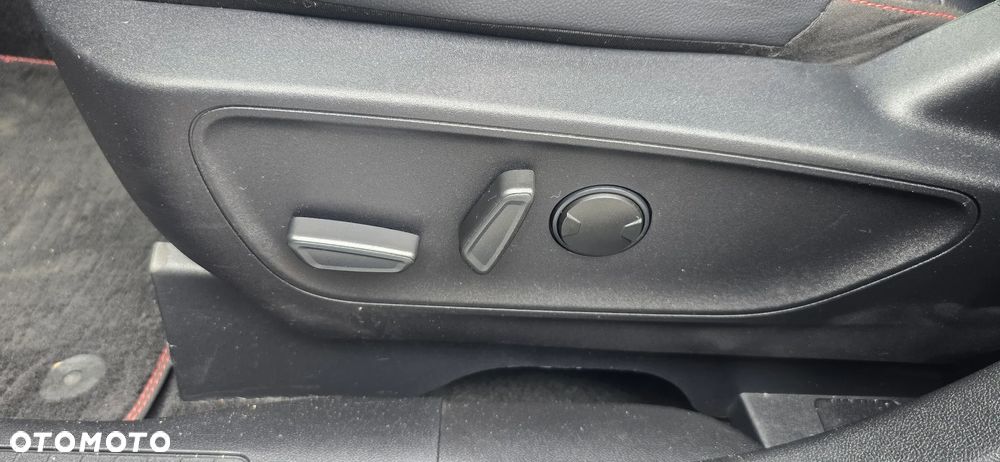 Ford Kuga 2.0 EcoBlue mHEV FWD ST-Line X - 28