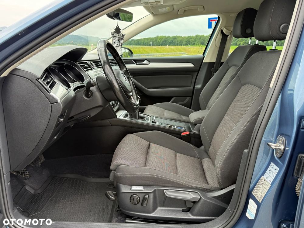 Volkswagen Passat 2.0 TDI BMT Comfortline - 25