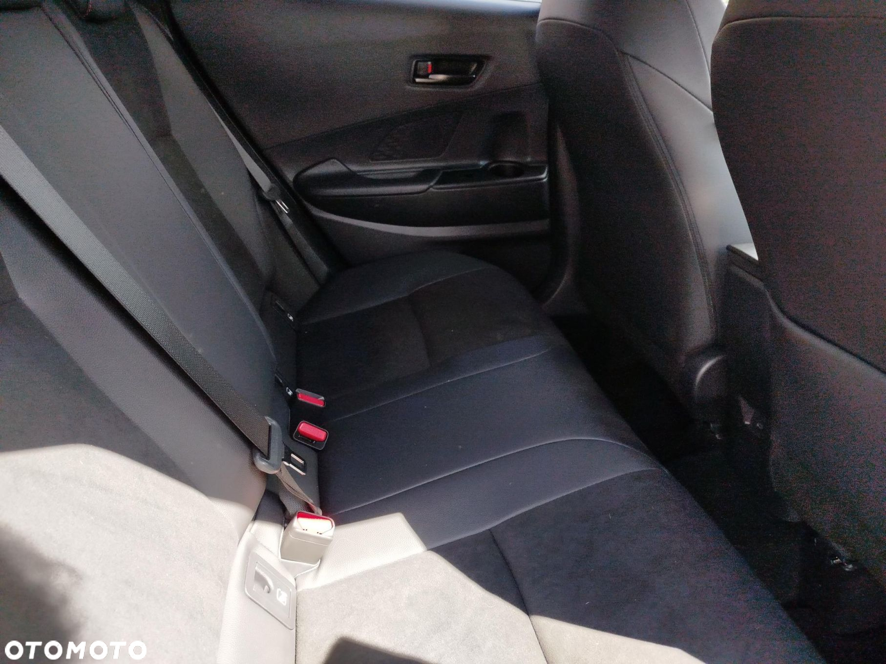 Toyota C-HR - 14