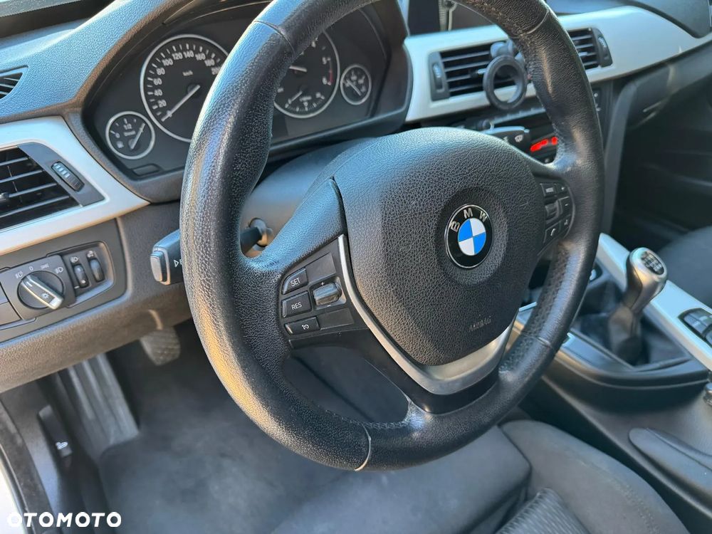 BMW Seria 3 318d DPF - 9