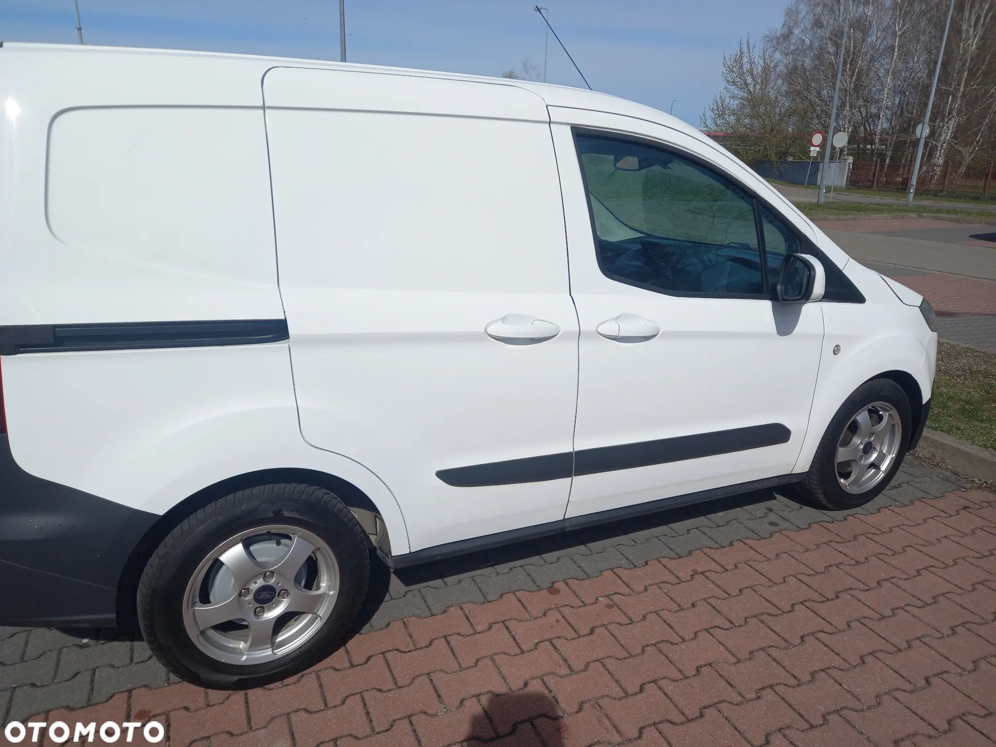 Ford Transit Courier EcoBoost - 1